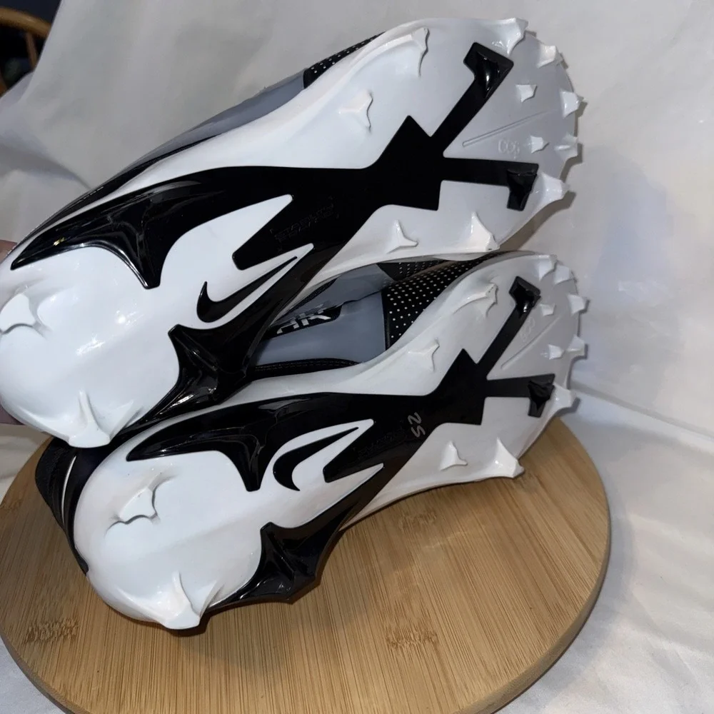 Nike Alpha Menace 4‎ Pro Football Cleats Black/White FZ7702-005 Men's Size 15